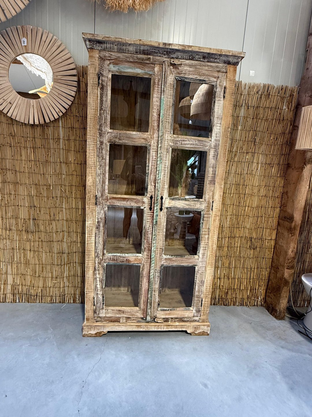 Hoge vitrine kast 200x90x40 cm