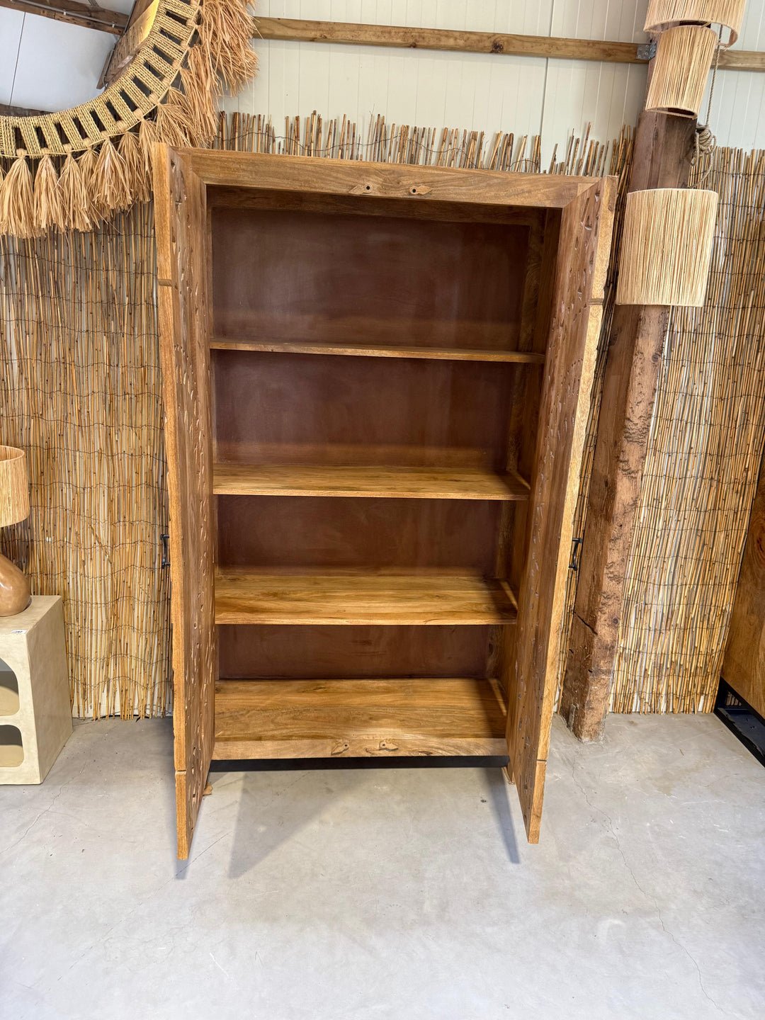Hoge kast gaatjes 180x110x42 cm