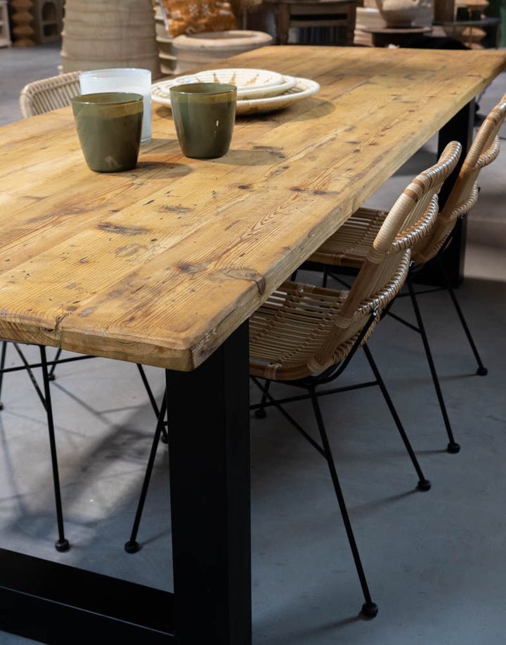 Houten eettafel met stalen poten | 280 x 100 x 80cm