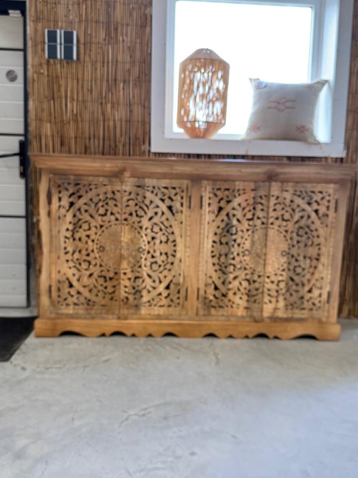 Dressoir Big Ben cirkel gaatjes 160x90x36 cm